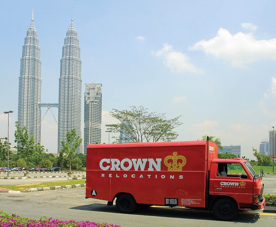 Stressed Over Moving Abroad? Let the Professionals Handle Everything