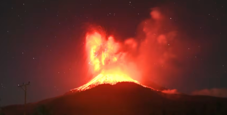 Twin Blasts from Mount Lewotobi Laki‑laki Rattle Indonesia’s Flores Island